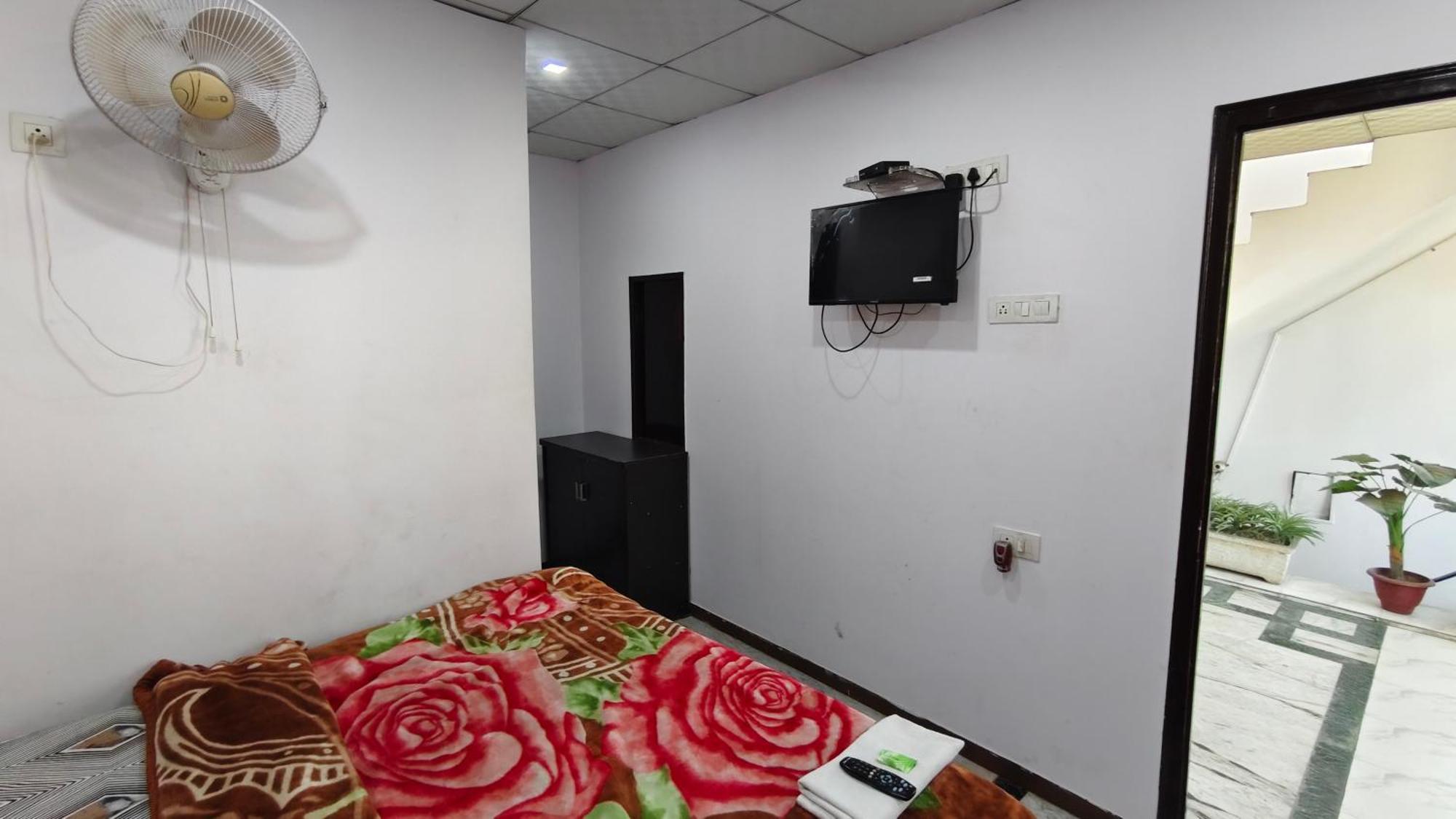 Rajdhani Guest House Faridabad Extérieur photo